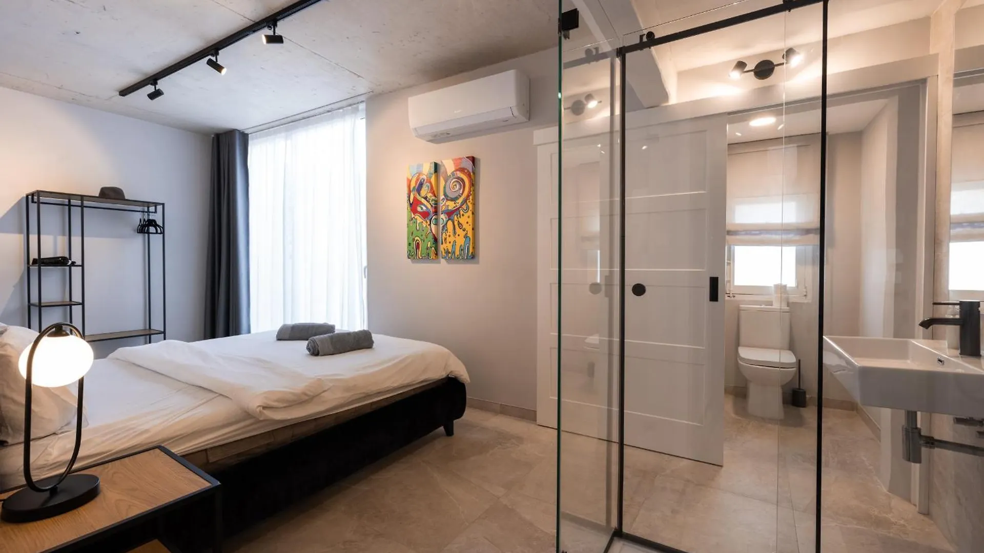 Seafront 3-Bed Palazzino With Jacuzzi, Heart Of Balluta Sliema Villa