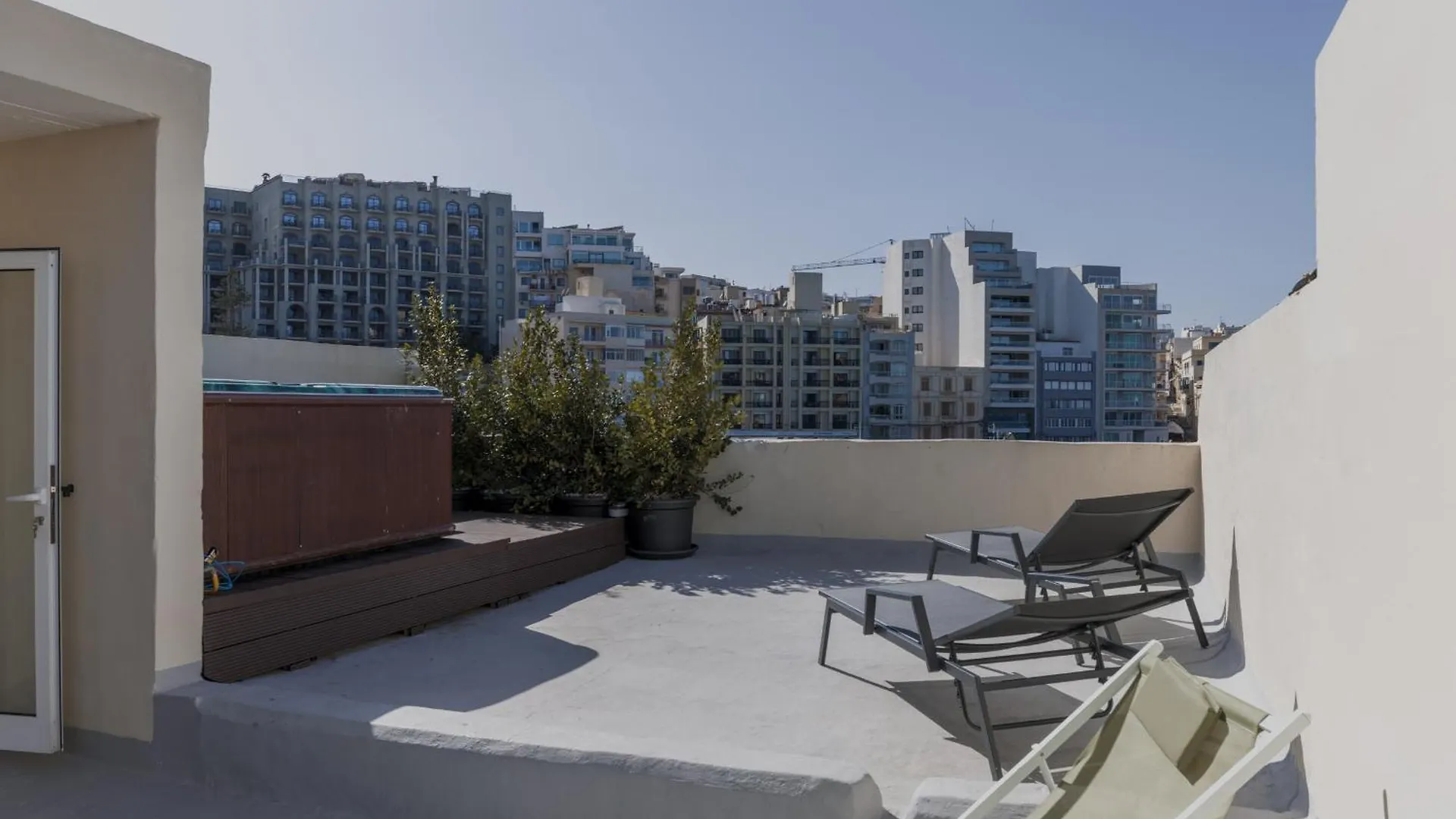Villa Seafront 3-Bed Palazzino With Jacuzzi, Heart Of Balluta Sliema Malta