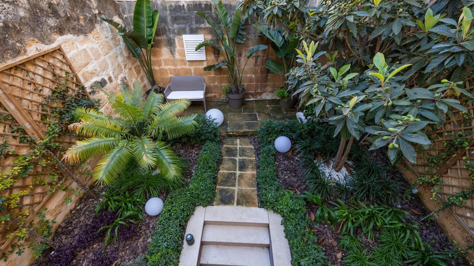 Seafront 3-Bed Palazzino With Jacuzzi, Heart Of Balluta Sliema 0*,