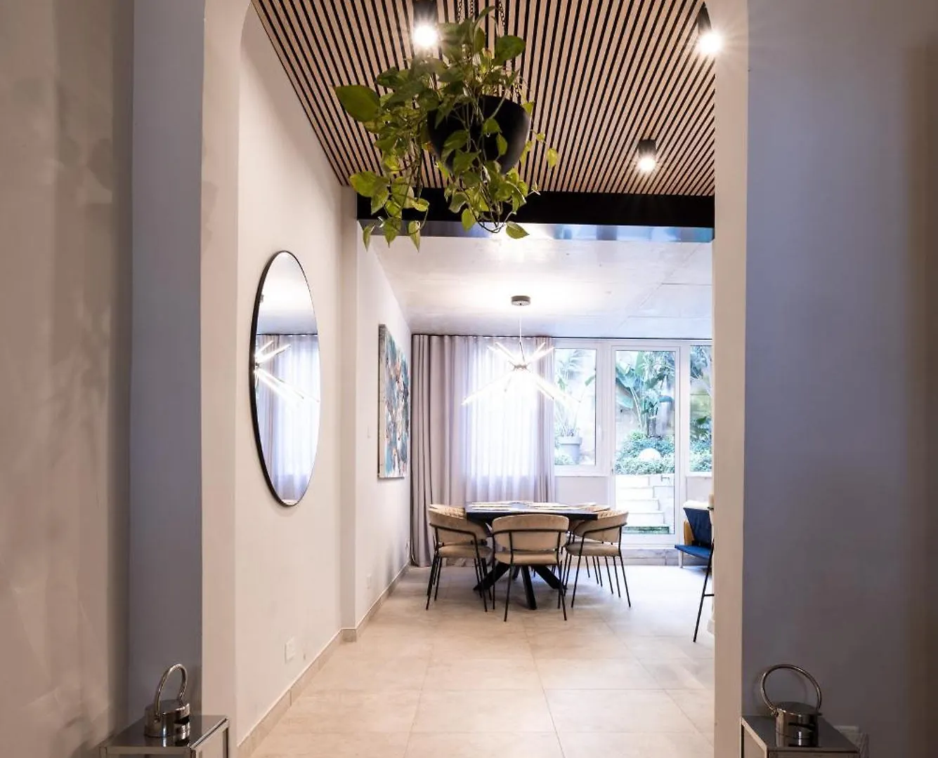 Seafront 3-Bed Palazzino With Jacuzzi, Heart Of Balluta Sliema