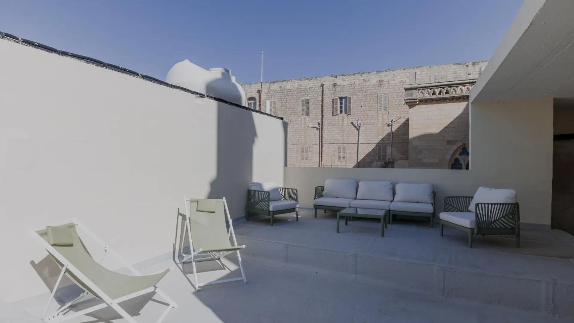 Villa Seafront 3-Bed Palazzino With Jacuzzi, Heart Of Balluta Sliema